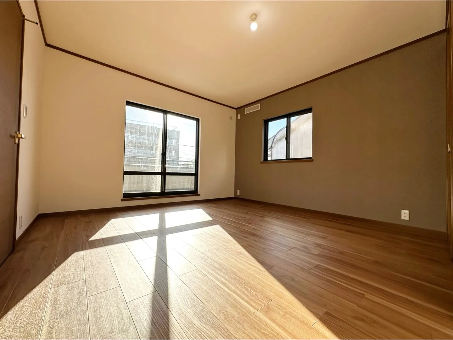 車2台止められる、広い4LDKのお家です🏠