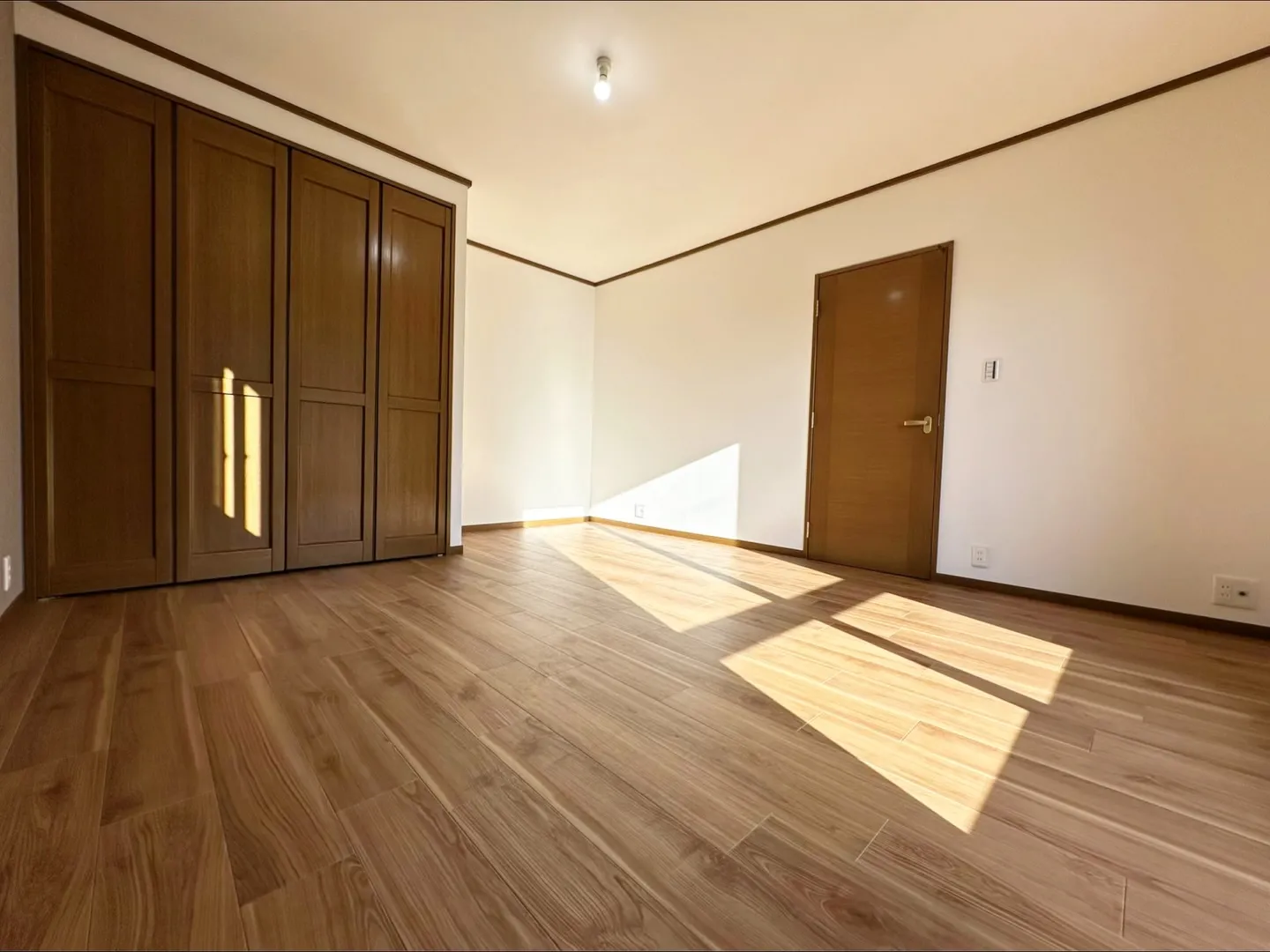 車2台止められる、広い4LDKのお家です🏠