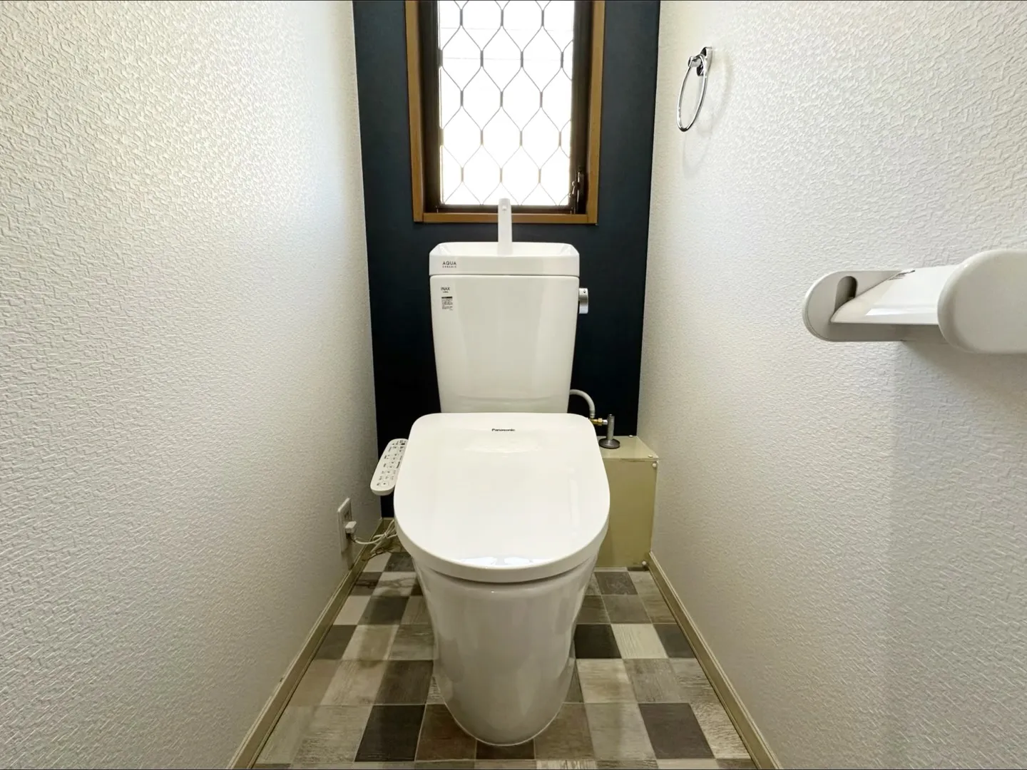 車2台止められる、広い4LDKのお家です🏠