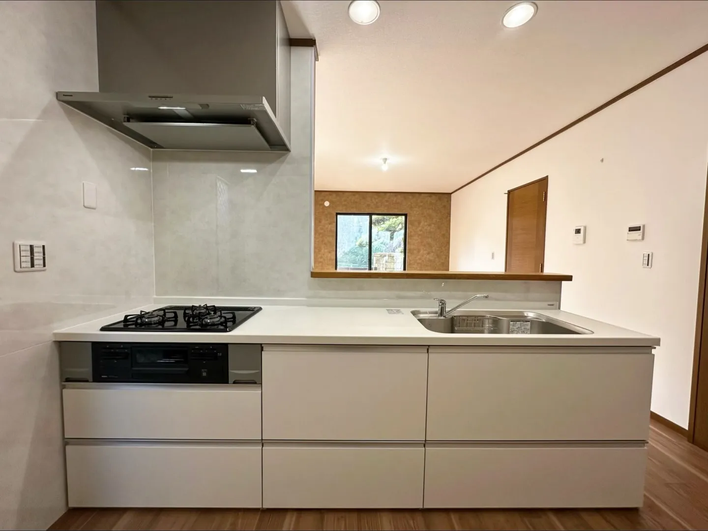 車2台止められる、広い4LDKのお家です🏠