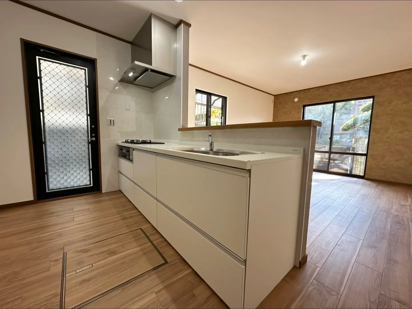 車2台止められる、広い4LDKのお家です🏠