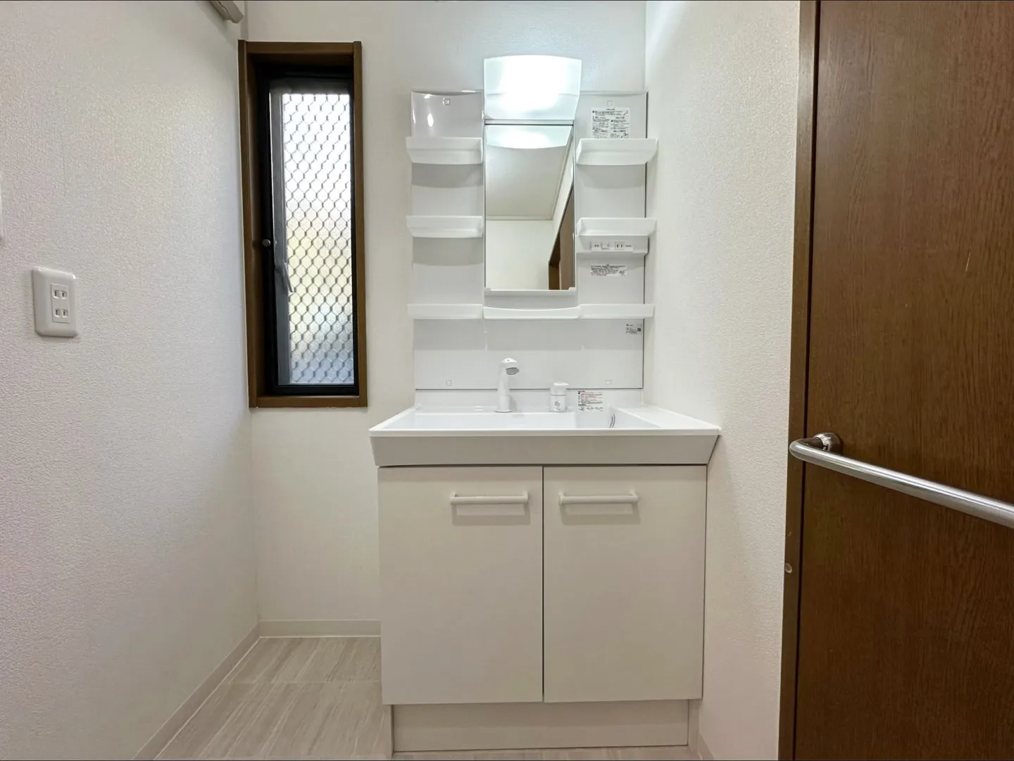 車2台止められる、広い4LDKのお家です🏠