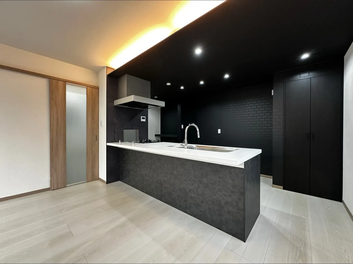 駅徒歩7分でこの価格…正直...