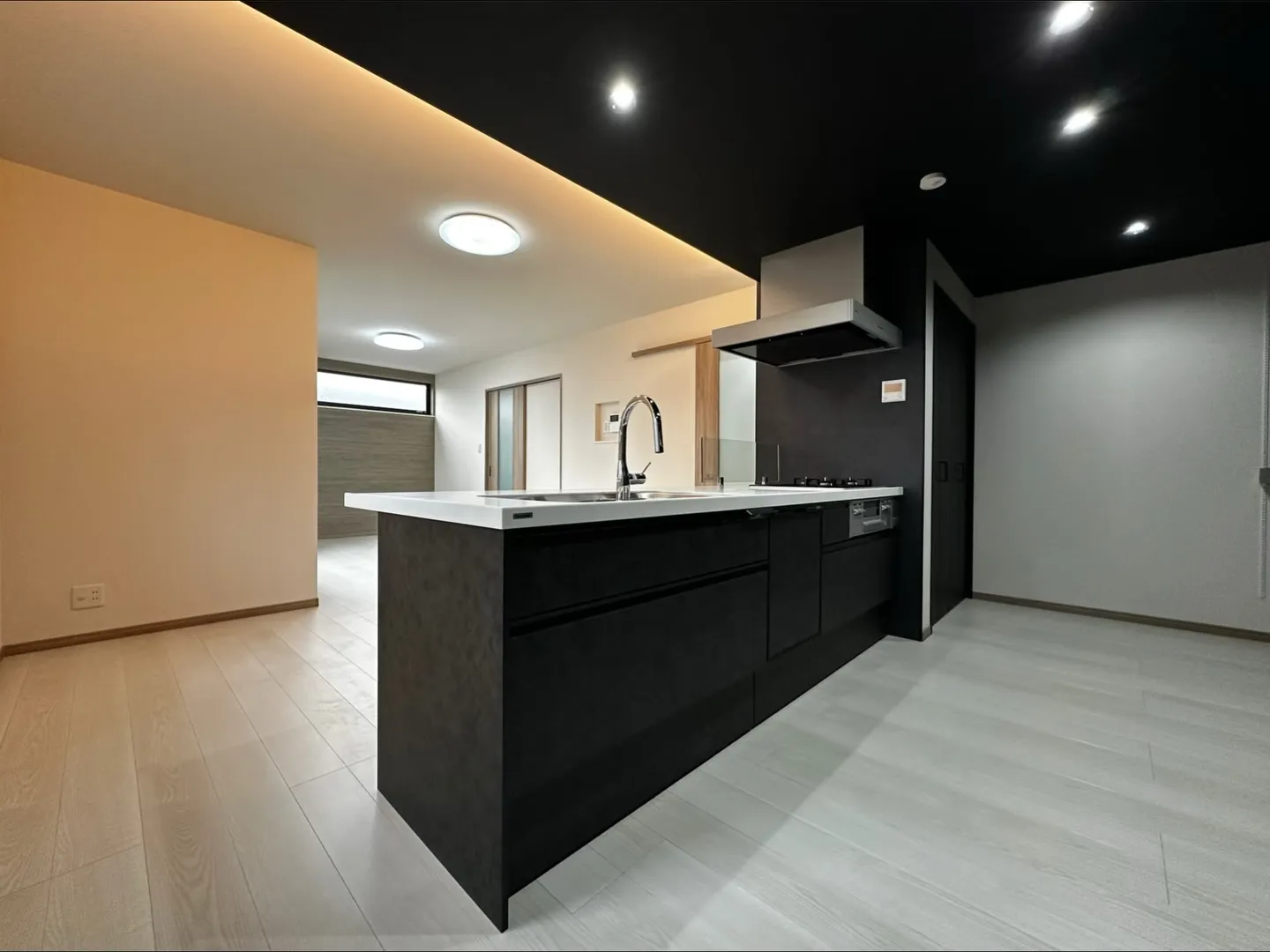 駅徒歩7分でこの価格…正直...