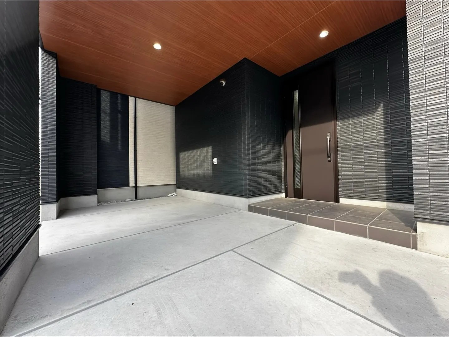 駅徒歩7分でこの価格…正直...