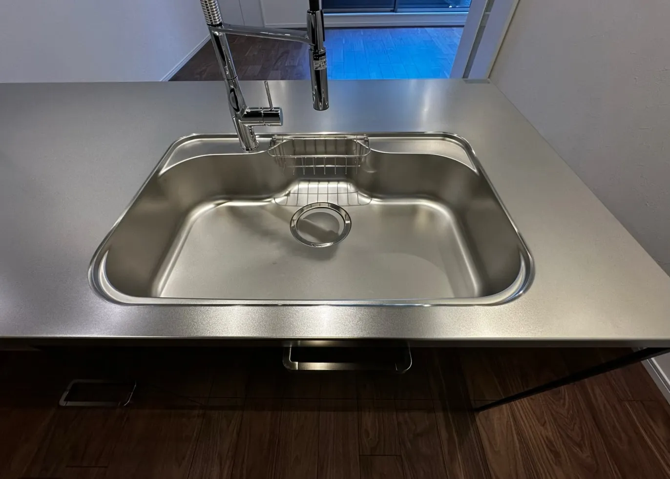 「荒本｜フルリノベ×ガレージ付 3階建て邸