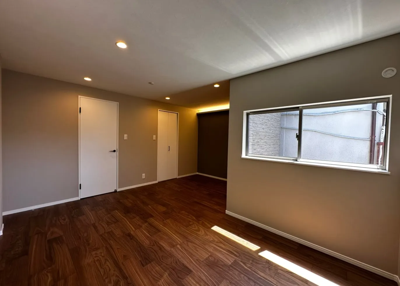 「荒本｜フルリノベ×ガレージ付 3階建て邸