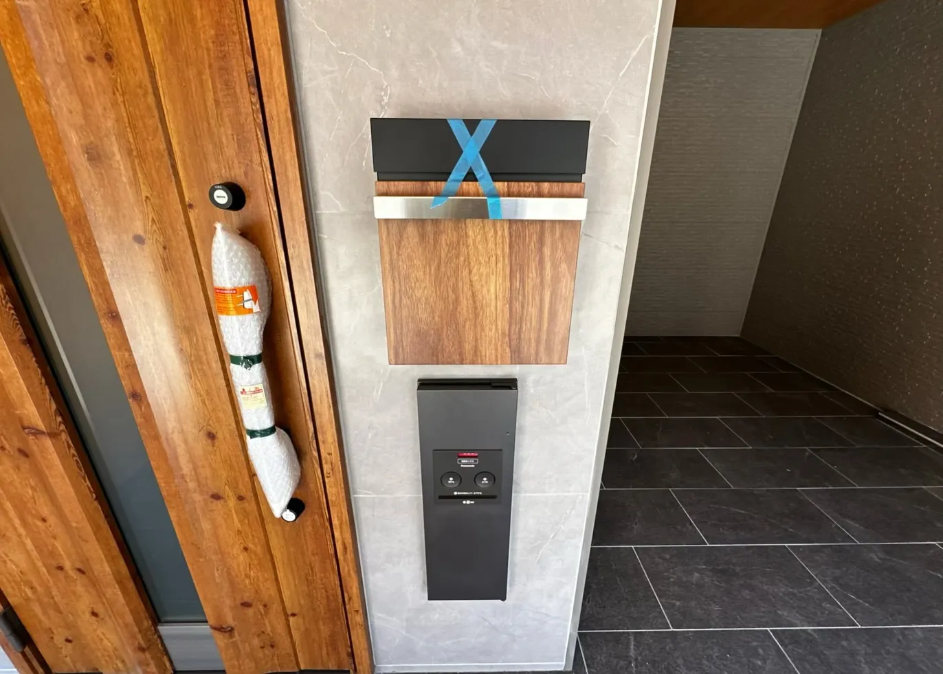 「荒本｜フルリノベ×ガレージ付 3階建て邸