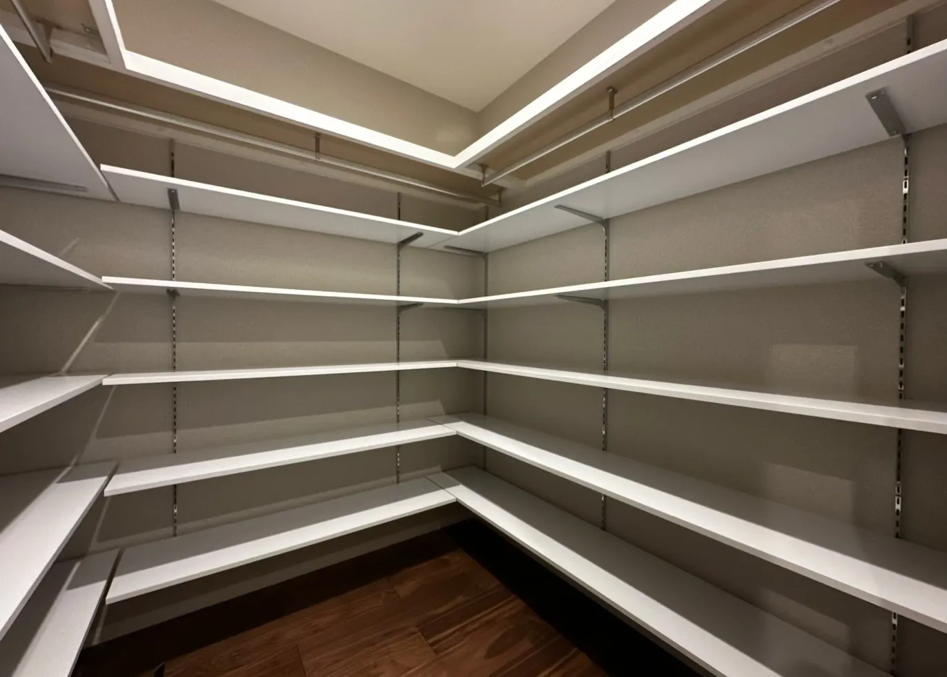 「荒本｜フルリノベ×ガレージ付 3階建て邸