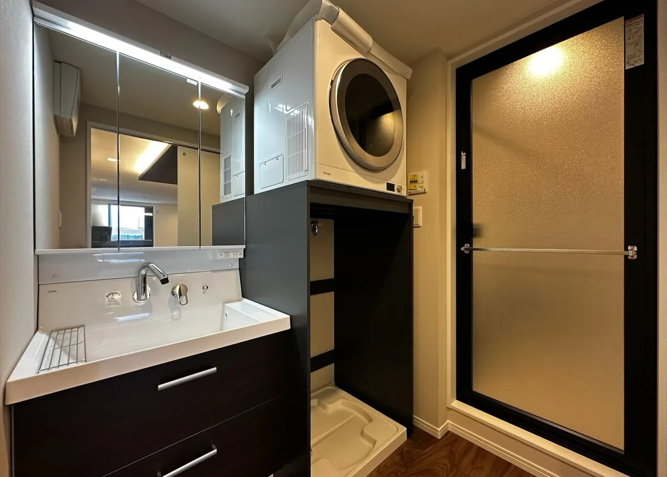 「荒本｜フルリノベ×ガレージ付 3階建て邸