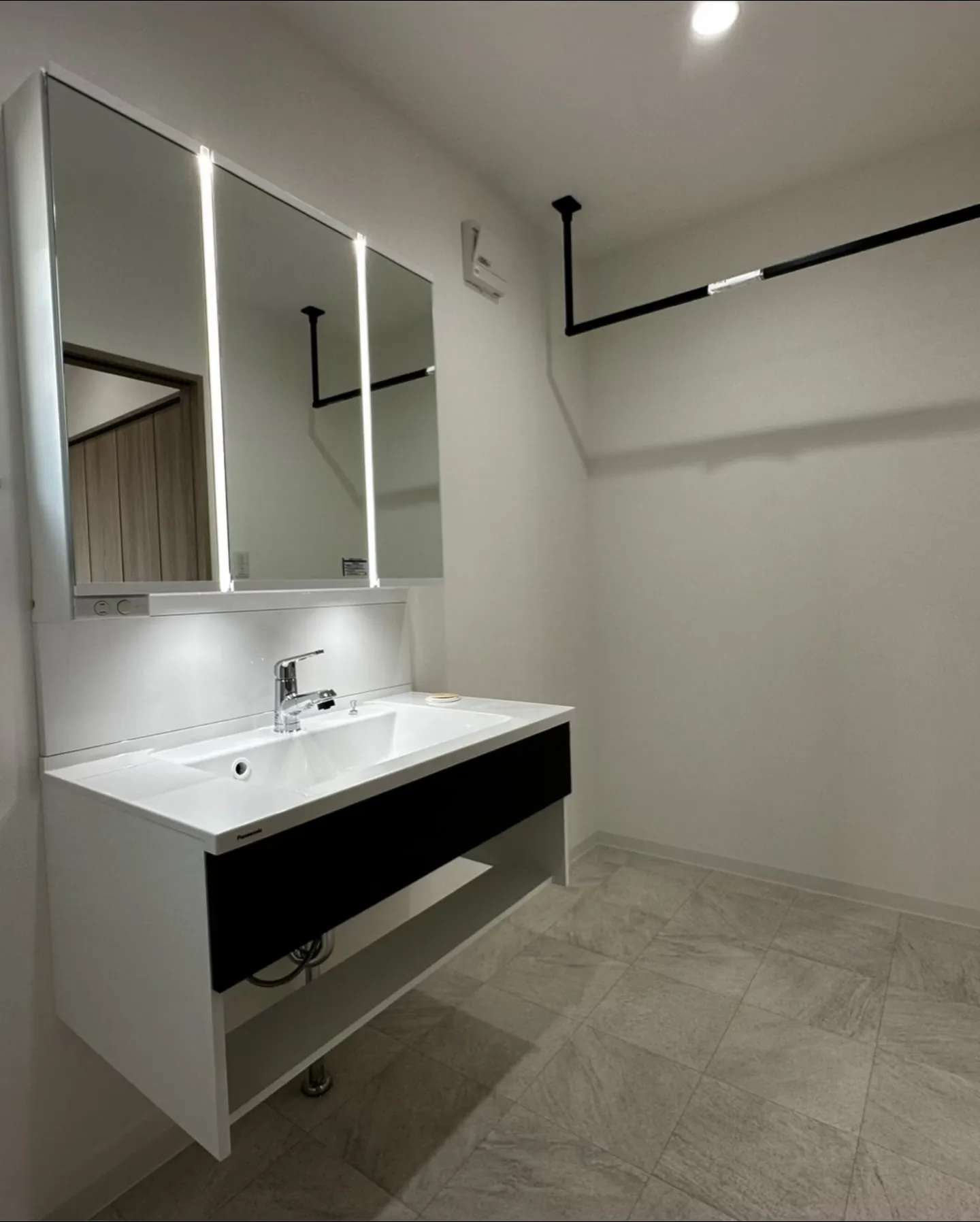 駐車2台OK🚗✨黒が映える新築戸建