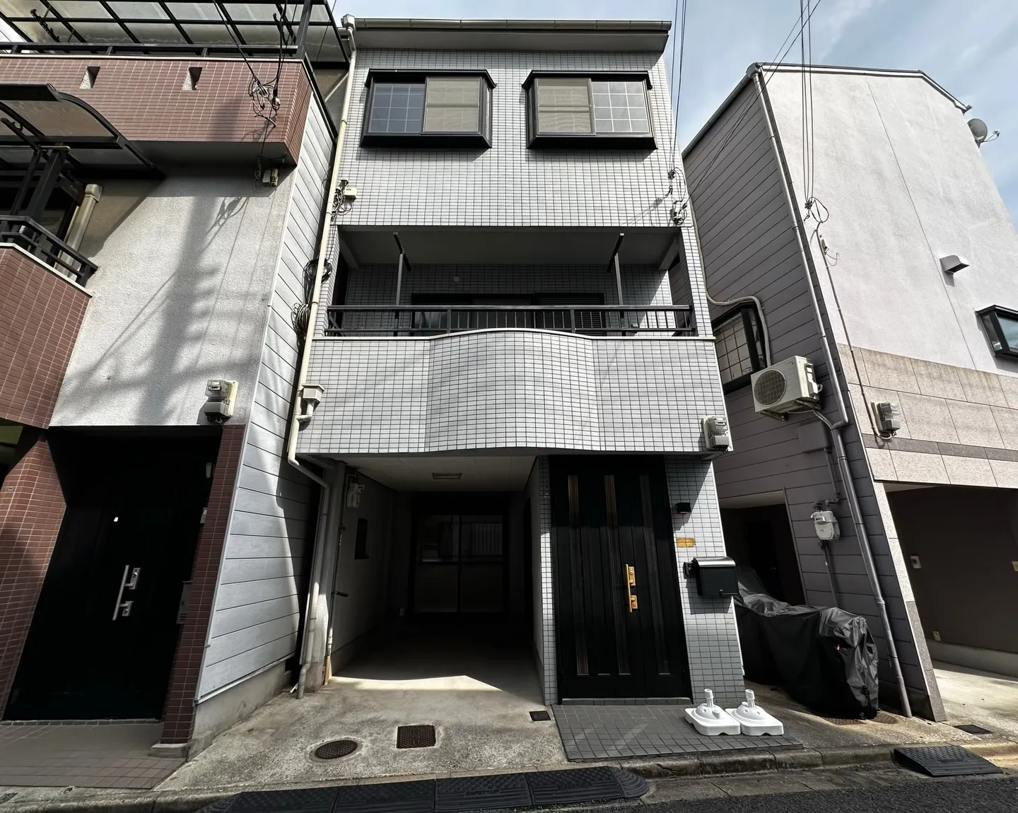 【徳庵駅徒歩13分】ガレージ付き4SLDK!リフォーム済み中...